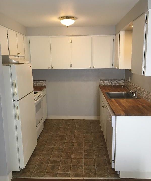 1st image of 2530 NE Parkwood St #253013