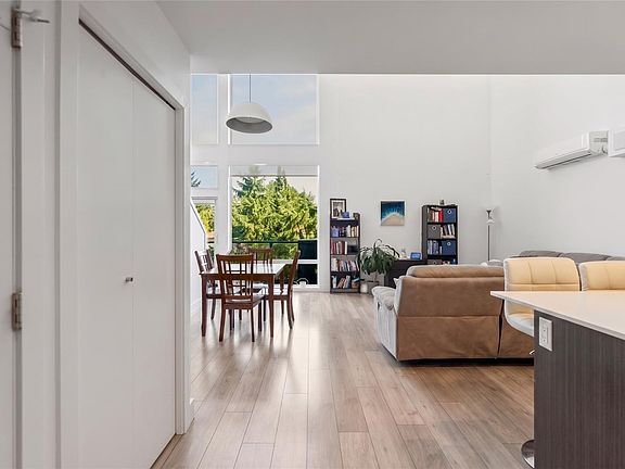 4th image of 991 McKenzie Ave #414