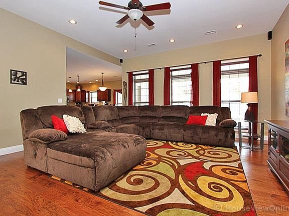 3rd image of 489 Briar Crest Dr
