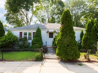 109 Lewiston St, Hyde Park, MA 02136