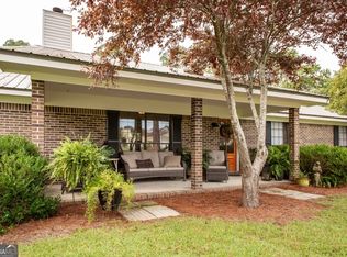 323 Pinehurst Dr, Blackshear, GA 31516