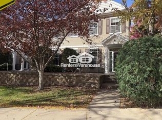 3029 Hemingway Trl N UNIT 1, Maplewood, MN 55109