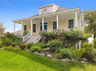 68 John Oldham Rd, Prudence Island, RI 02872