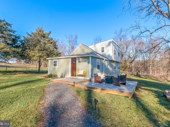 161 Creek Rd, Manchester, PA 17345