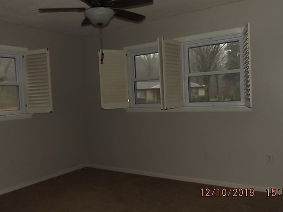 4th image of 250 Robin Ln