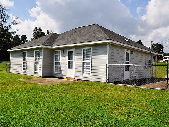 3rd image of 169 Lee Road 2111
