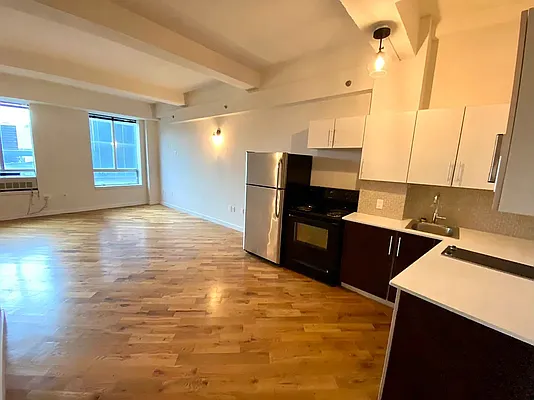 Rented by City Connections Realty | media 2