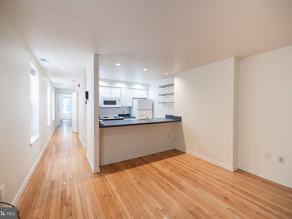 1st image of 1728 Green St APT 2R