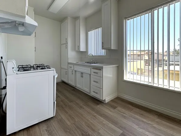 Roscoe Villa Apts, 21804-21812-2182 Roscoe Blvd #30, Canoga Park, CA 91304