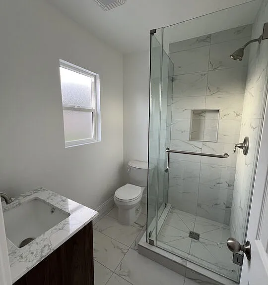 15605 S Berendo Ave — Photo 15
