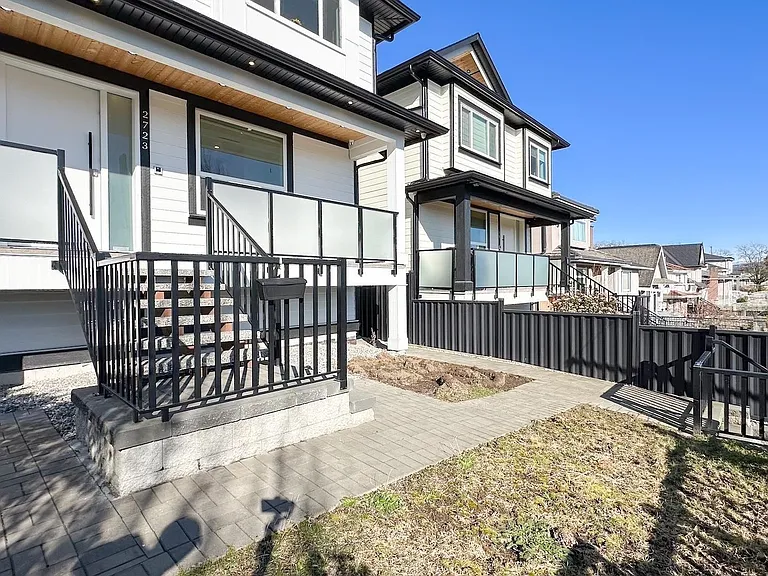 2723 Turner St — Photo 8
