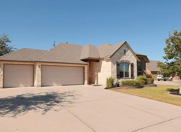 3rd image of 1801 Zach Russell Dr
