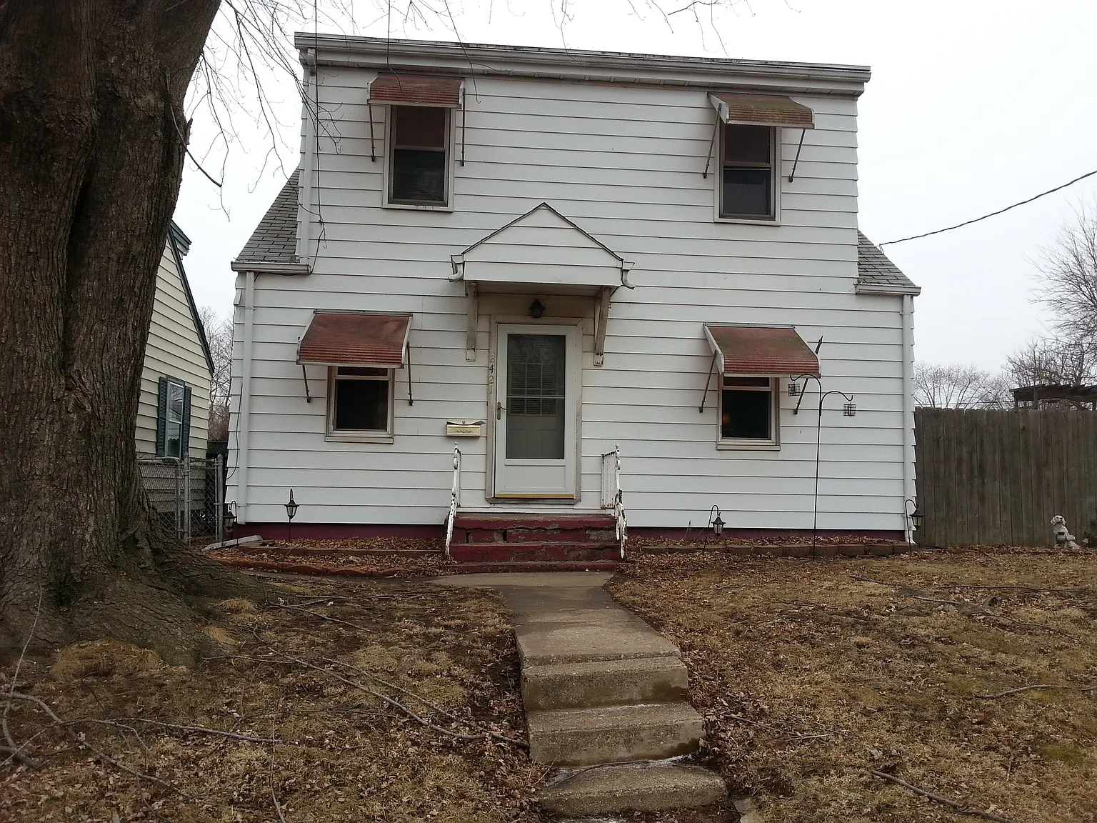 2421 W Proctor St photo 1