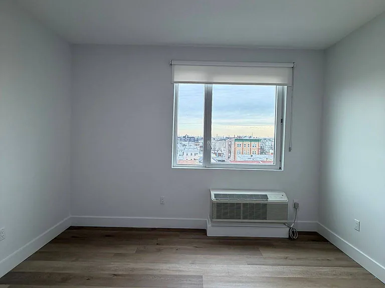 38 Madison St #503A — Photo 8