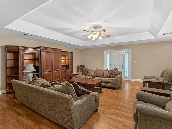 4th image of 1513 Linda Ln