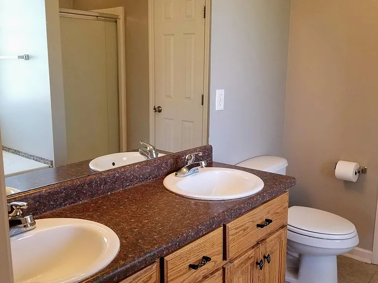 111 Nathan Dr — Photo 38