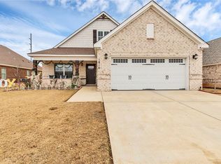 1816 Mabel Dr, Prattville, AL 36066