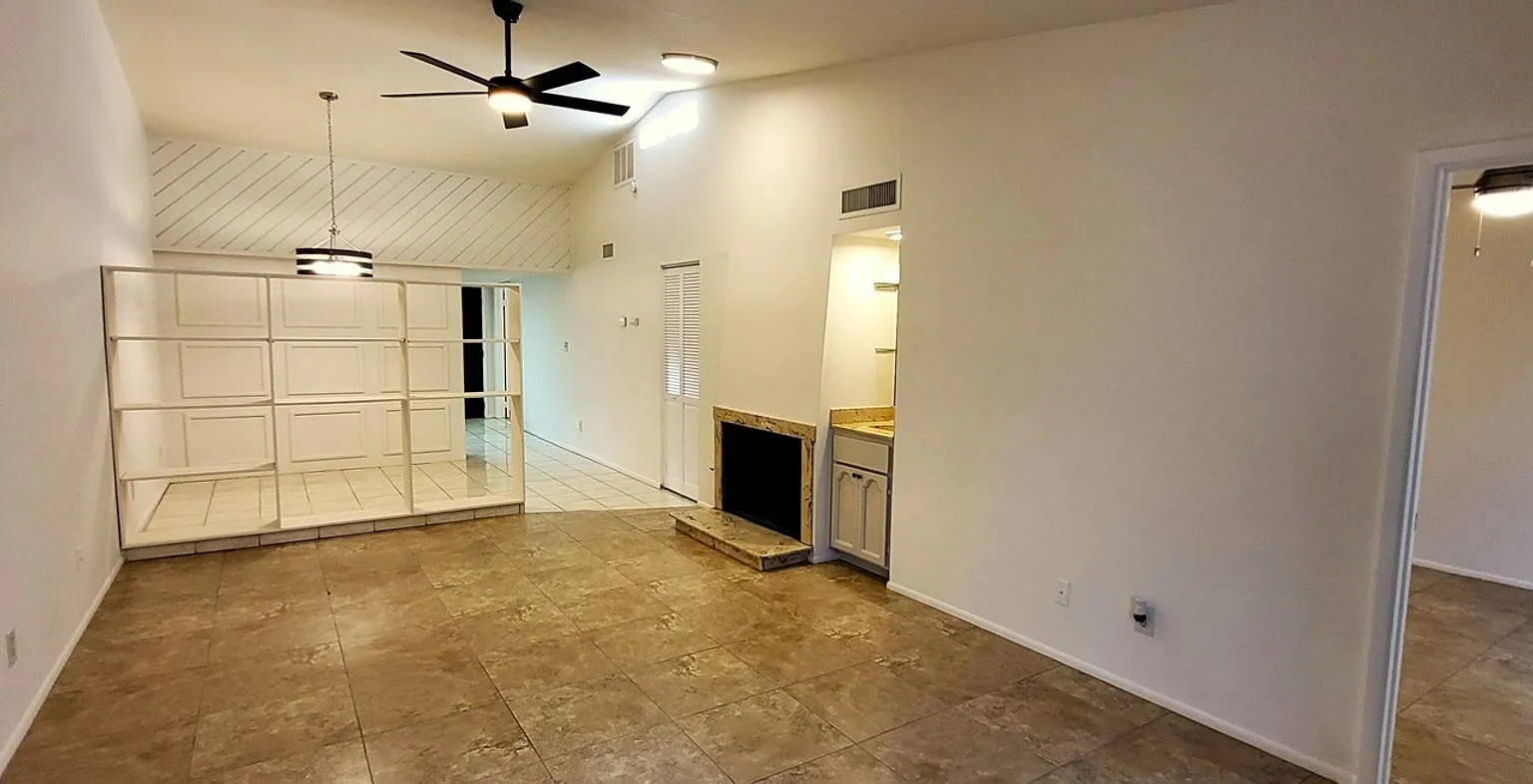 **Affordable 2 Bedroom Condo In West Phoenix Ready To Rent — Photo 2