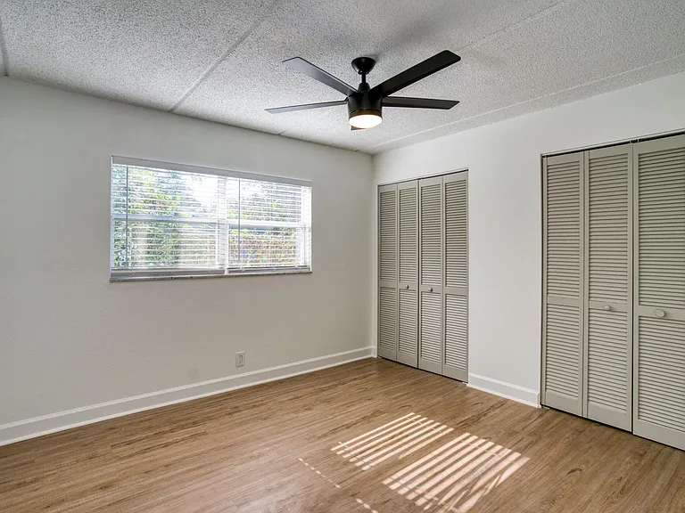 Soho Apartments — Photo 21