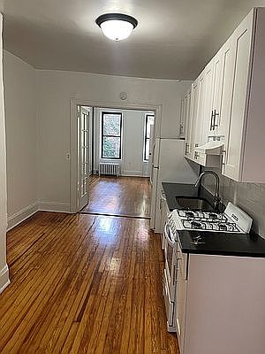 3rd image of 1821 2nd Ave APT 4S