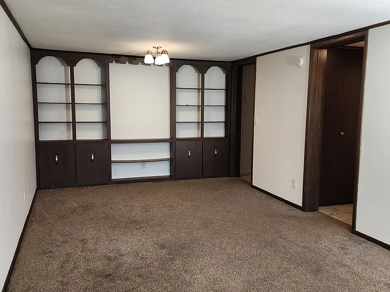 907 Wadsworth Rd #F — Photo 3