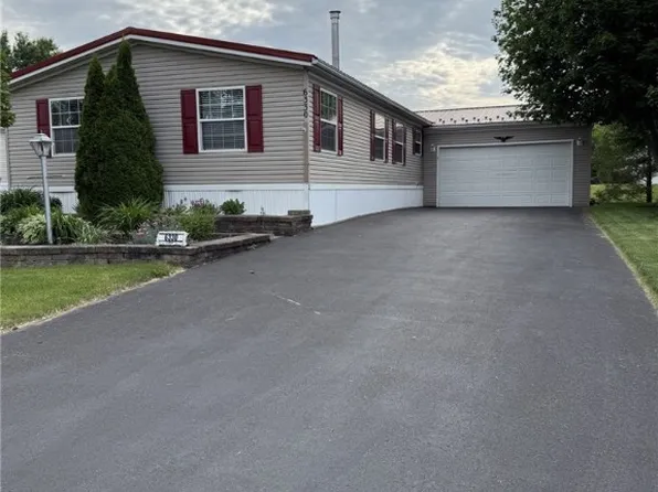 6330 Kims Dr, Victor, NY 14564