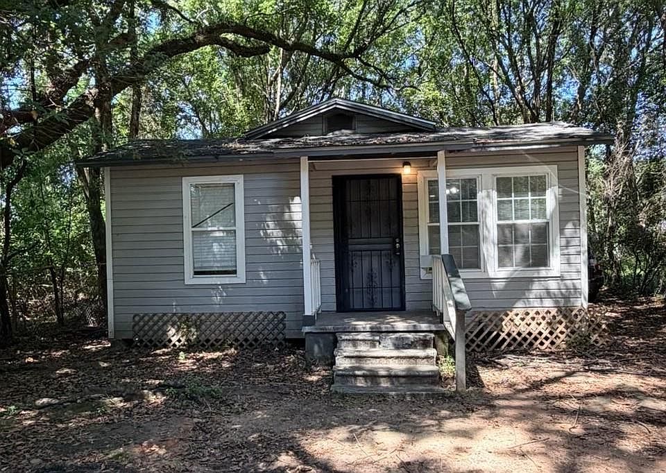 1st image of 207 Lorraine Ave