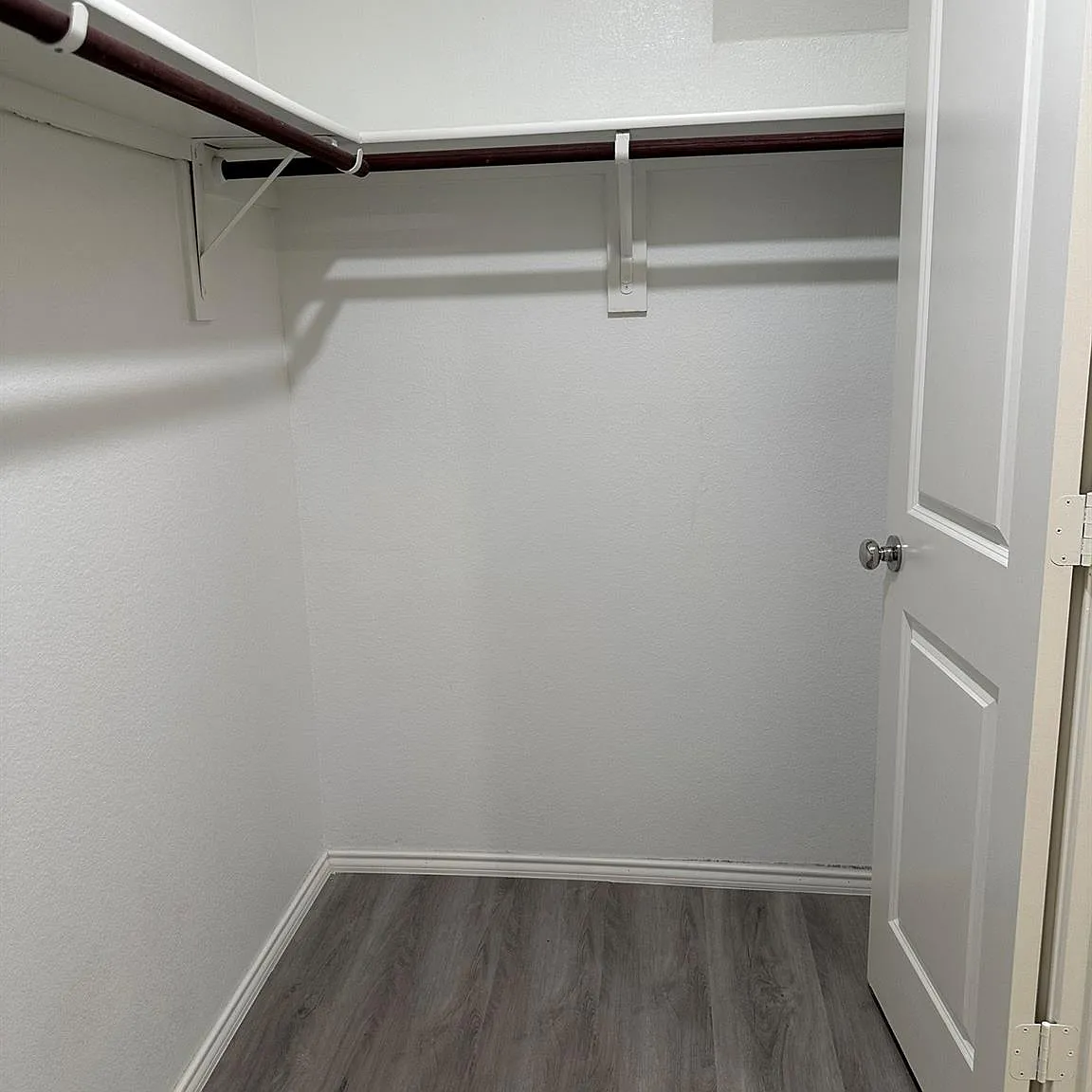 3 bed, 1240 sqft, $1,999 — Photo 2