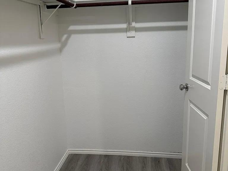 5705 Manarchos Ln — Photo 2