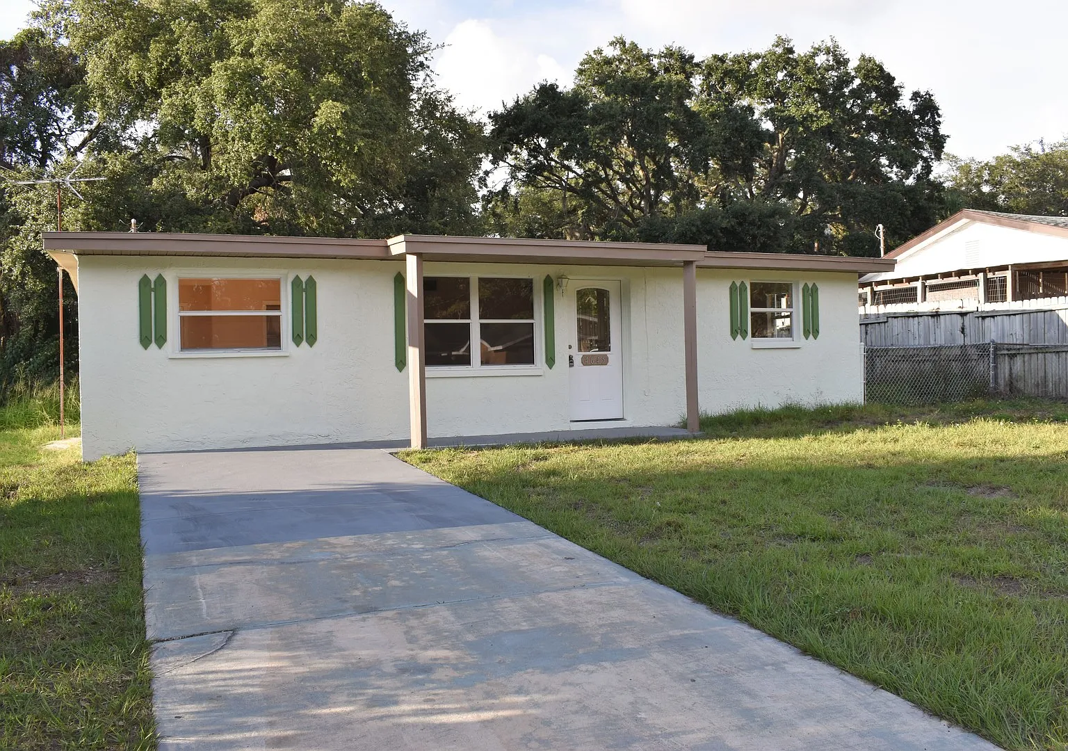 Reduced price! Great Neighborhood! — Photo 3