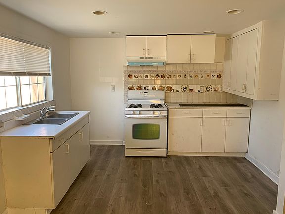 4th image of 1618 W 105th St #3
