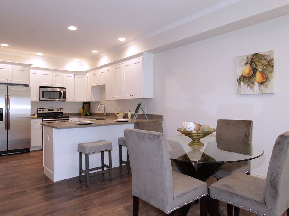 1st image of 724 Washington St APT 3G
