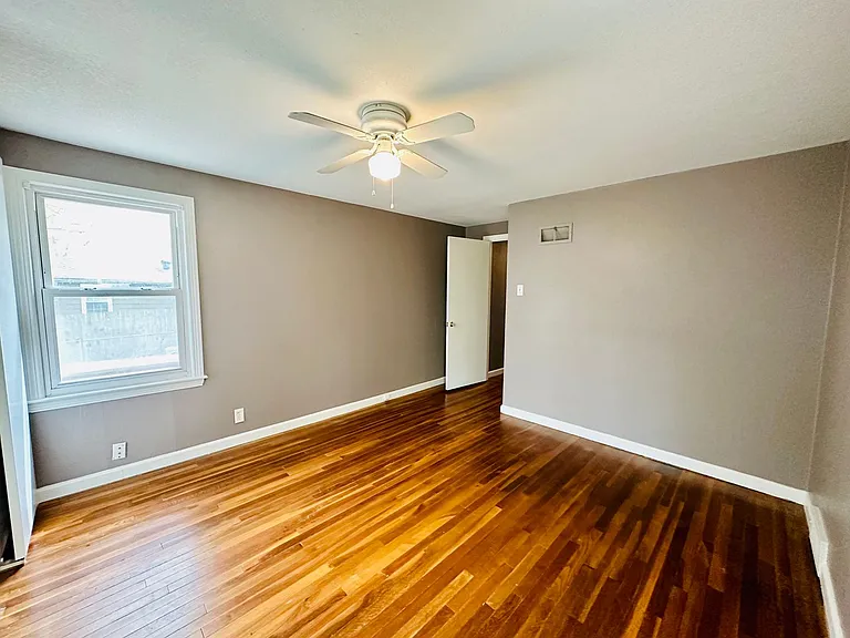 7047 Linden St — Photo 14