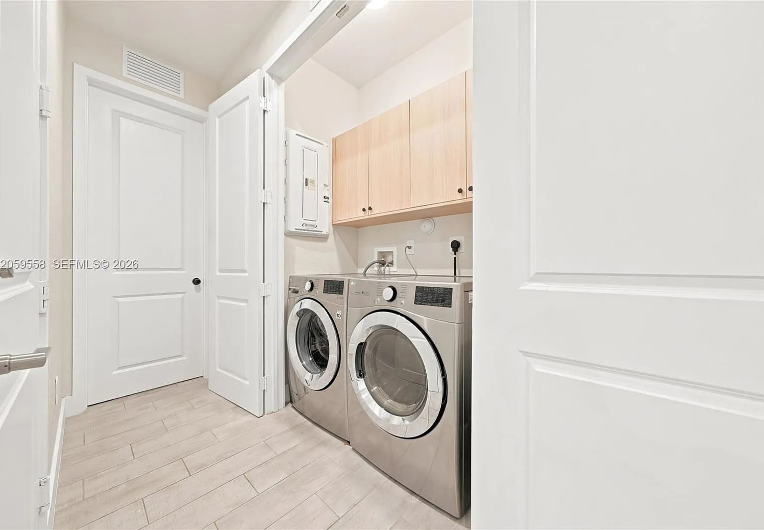 4 bed, 2.5 bath, 1790 sqft, $3,900 — Photo 4