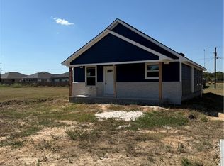 1708 Pine St, Hearne, TX 77859