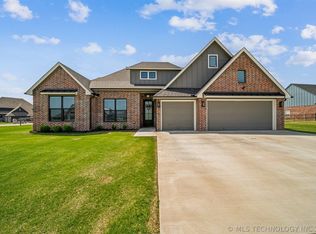 5730 E 141st Pl N, Collinsville, OK 74021