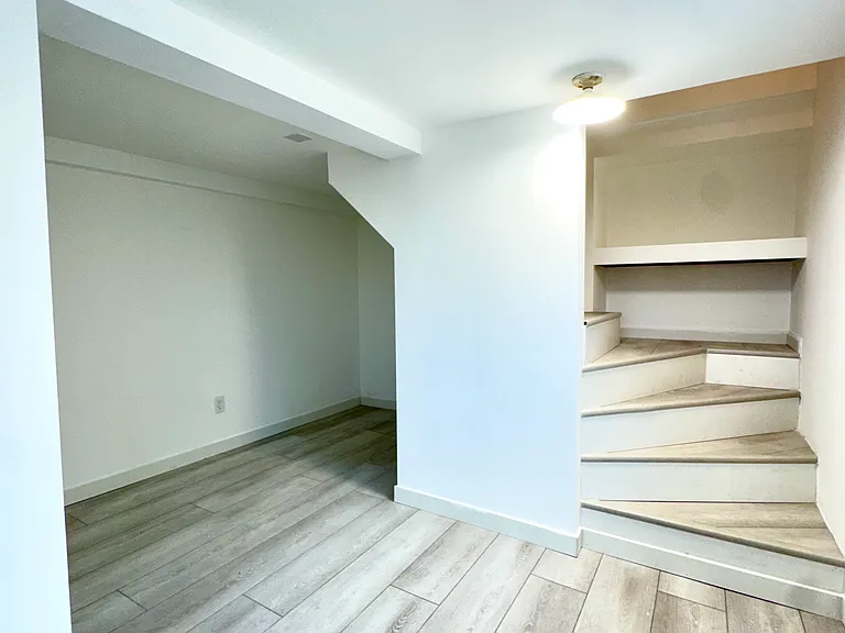 419 Cedar Ave S — Photo 24