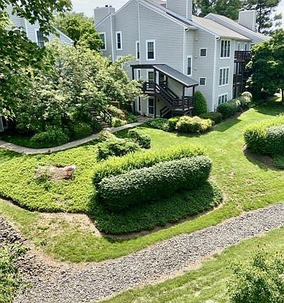 2nd image of 10087 Oakton Terrace Rd