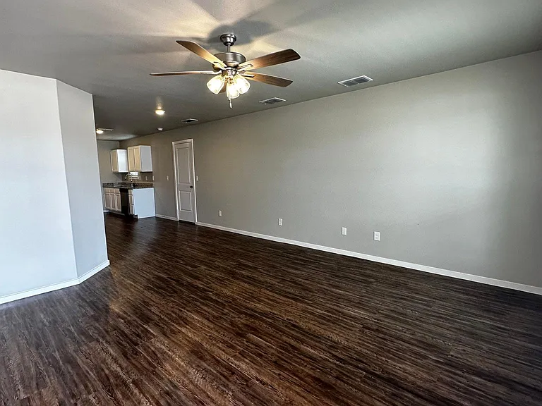 3504 Tiffin Ave — Photo 4