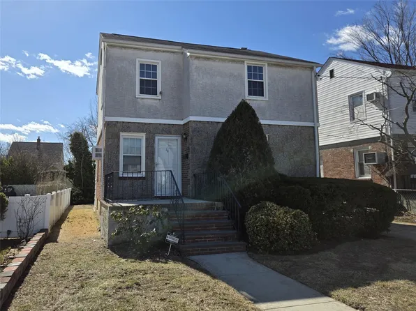 20 E Maujer Street, Valley Stream, NY 11580