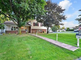 1235 Oakhurst Dr, Slatington, PA 18080