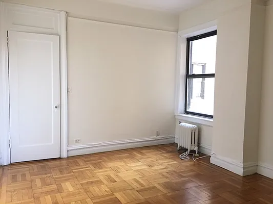 Rented by Metropolitan Equities | media 17