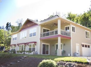 2386 R Fork Foots Cr Rd, Rogue River, OR 97537