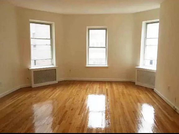 3rd image of 313 W 91st St APT 2A