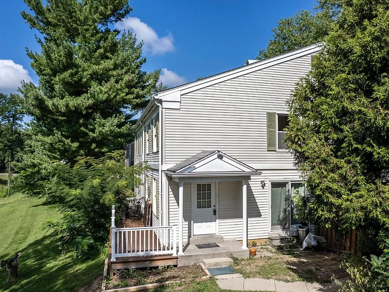 133 Hammershire Rd #C — Photo 2