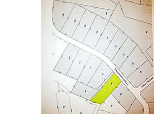 28 Tanglewood Cir, Milford, CT 06461