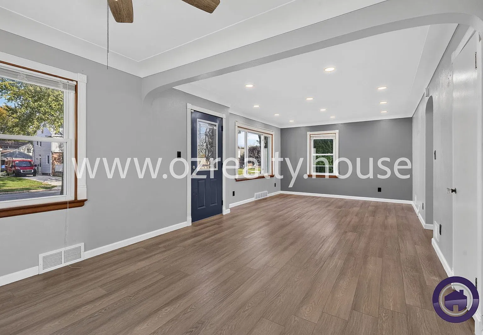3 bed, 1.5 bath, 1104 sqft, $1,590 — Photo 3
