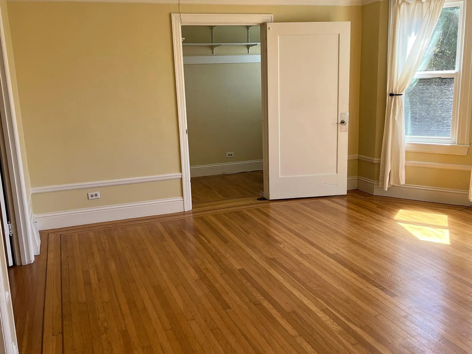 1 bed, 835 sqft, $3,400 — Photo 3