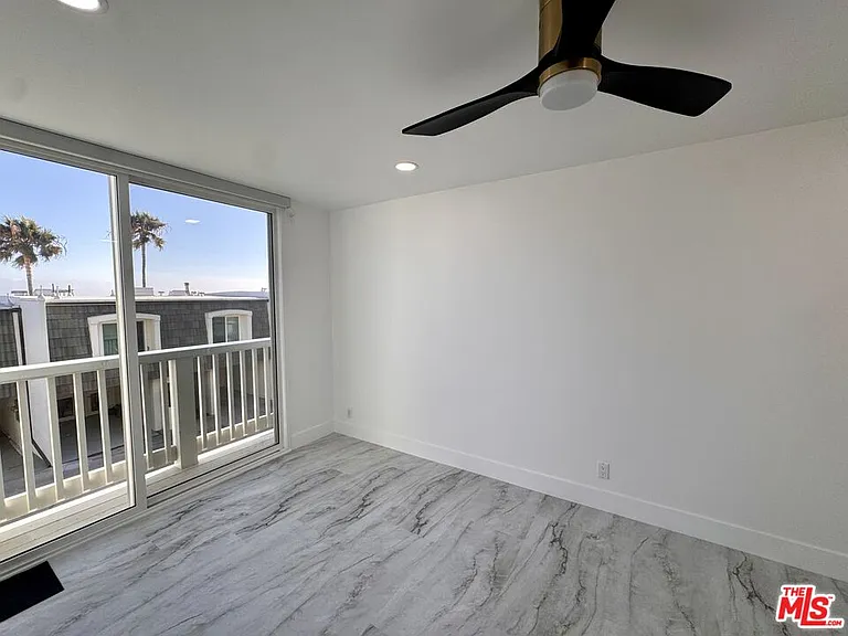 11916 Whalers Ln — Photo 14