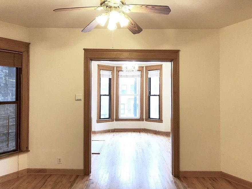 Separate Living/Dining Vacant pic bldg layout